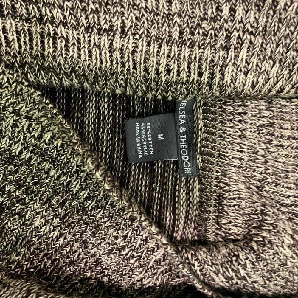 Chelsea & Theodore women’s Black and Brown Crewneck Sweater